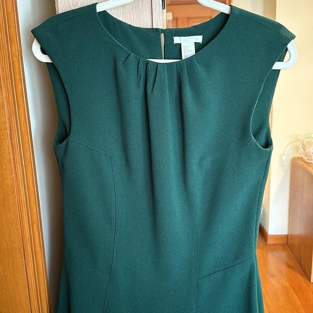 Perfect sheath dress for work! Beautiful green